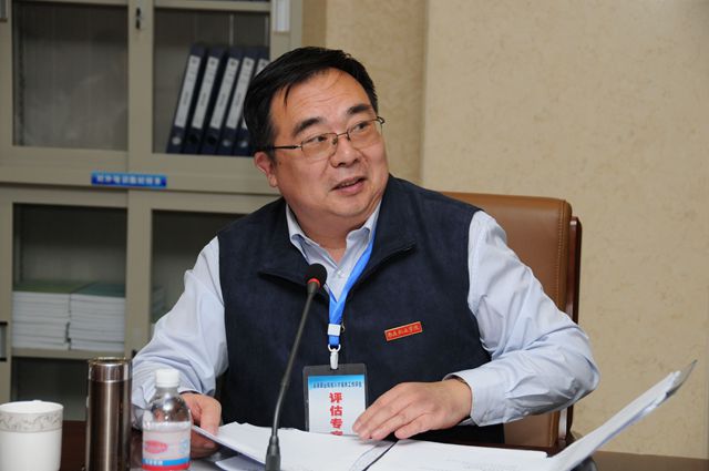 专家组组长南通航运职业技术学院院长杨泽宇教授发言